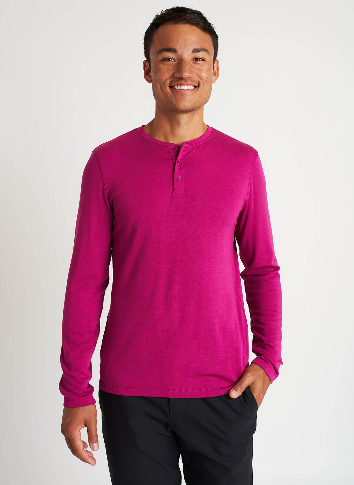 Must-have henley outlet t-shirt