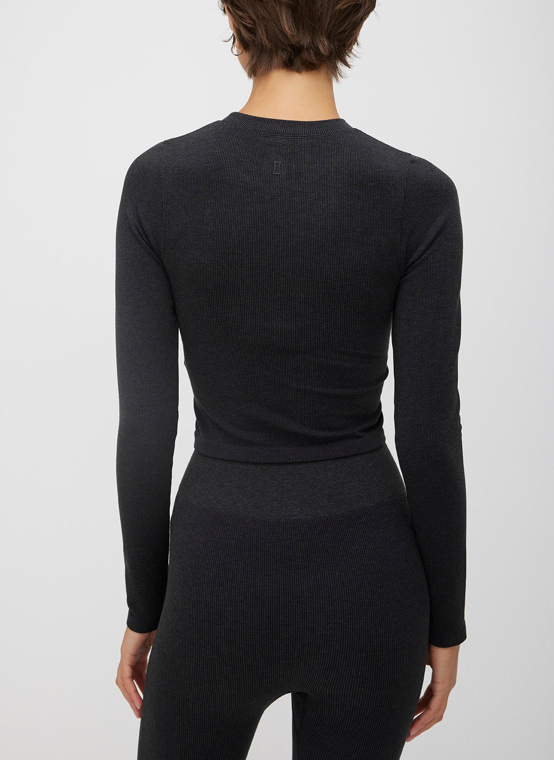 Seamless Cropped Long Sleeve Tee